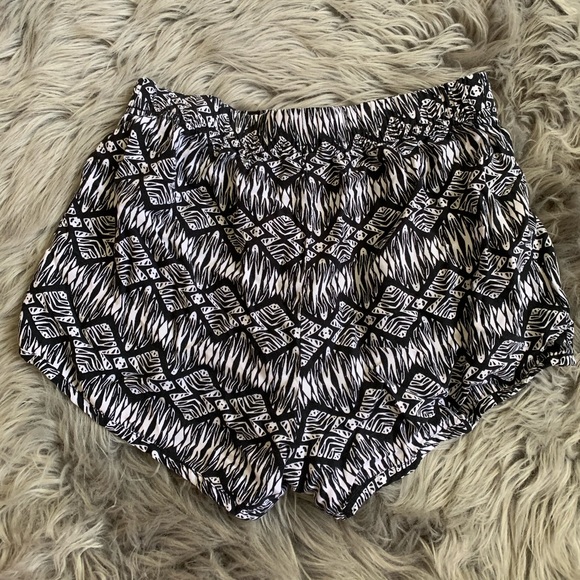 BoHo black and white flowy shorts - Picture 2 of 2